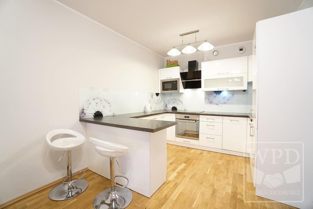 Modern Apartment-City Center-New Building-Garage Breslavia Exterior foto