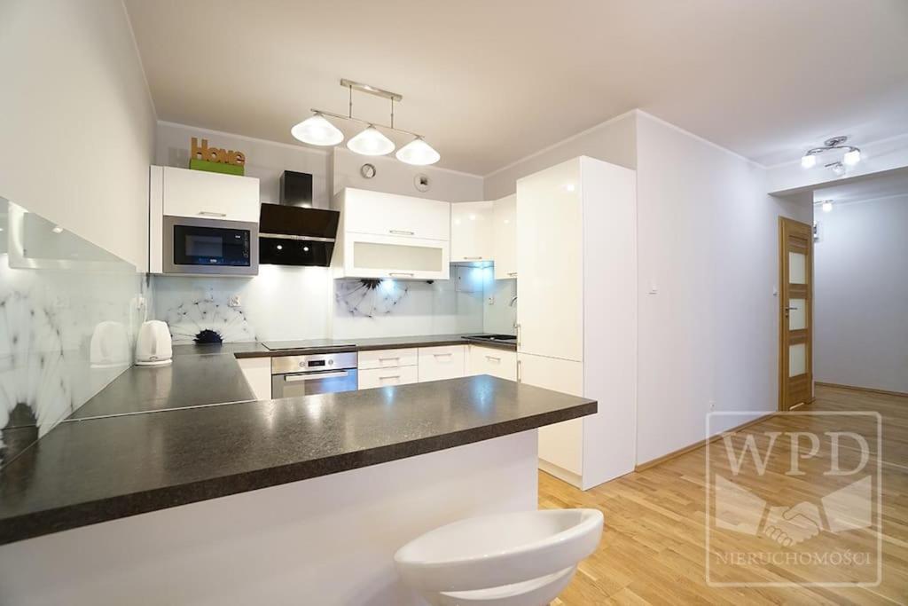 Modern Apartment-City Center-New Building-Garage Breslavia Exterior foto