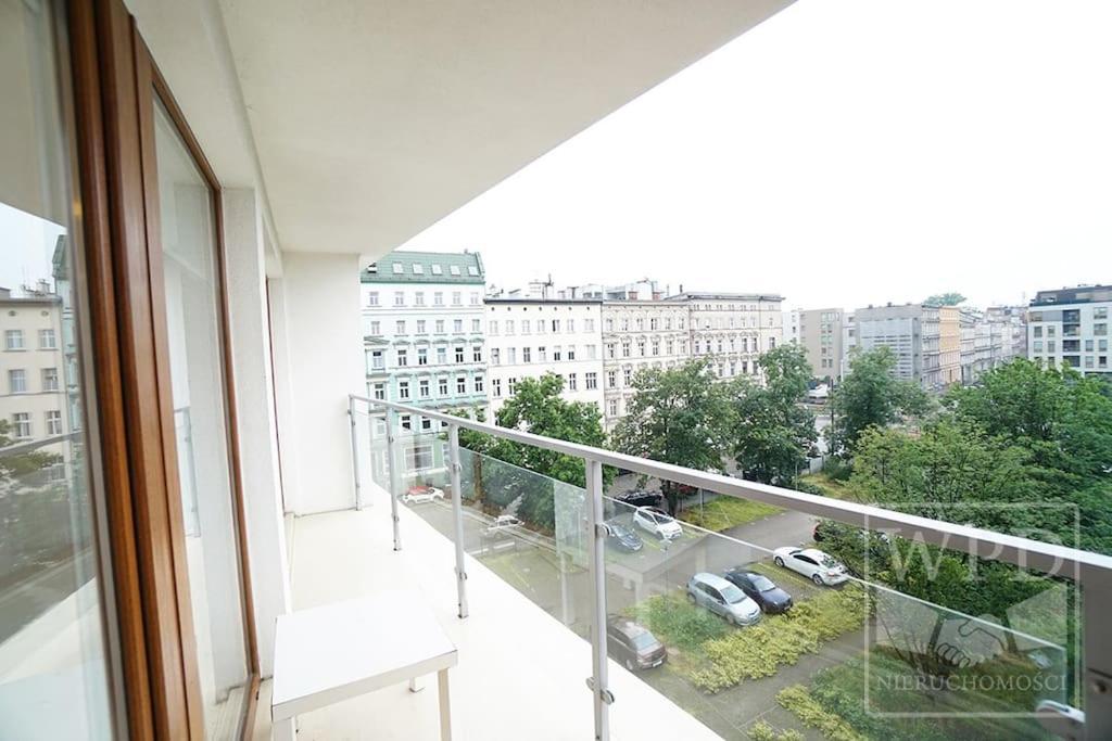Modern Apartment-City Center-New Building-Garage Breslavia Exterior foto