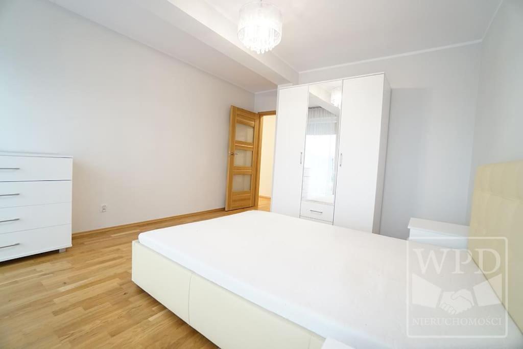 Modern Apartment-City Center-New Building-Garage Breslavia Exterior foto