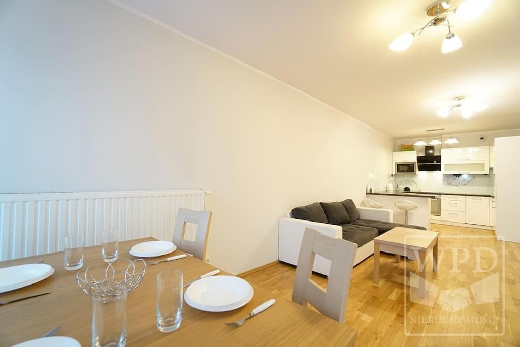 Modern Apartment-City Center-New Building-Garage Breslavia Exterior foto